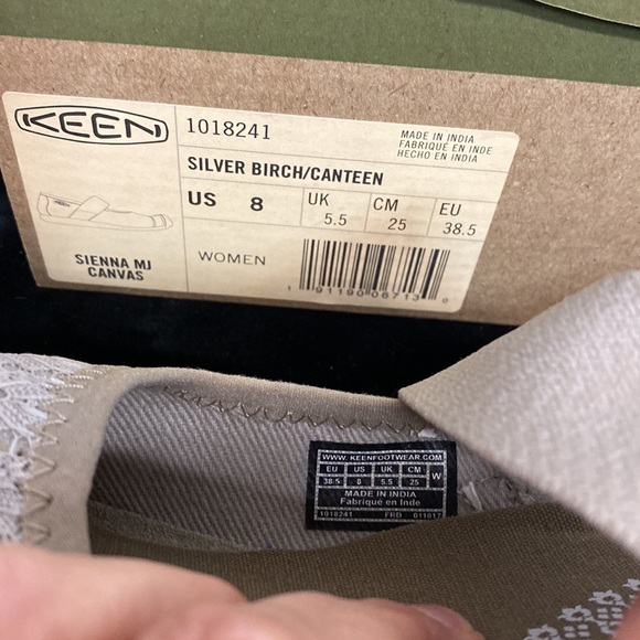 two pair of NWT Keen Sienna Mary Janes - Picture 3 of 3